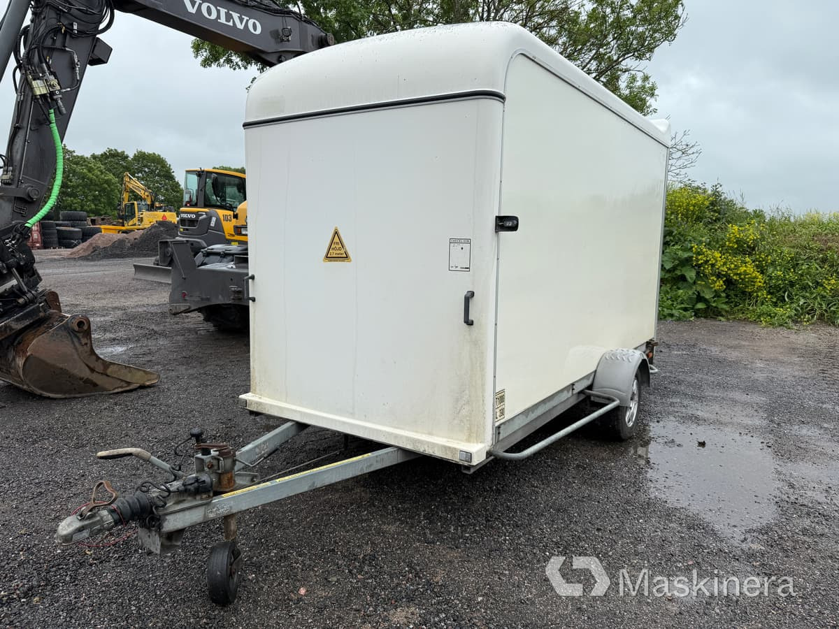 Piekabe slēgtā virsbūve Skåpsläp Thule tgab Ce 100035R: foto 1