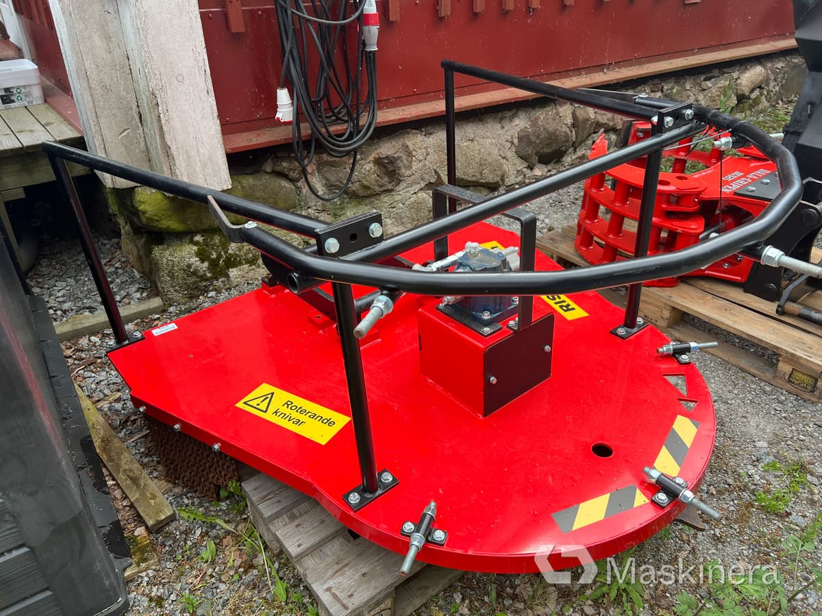 Slyröjare Burträsk Legomekaniska 1200A S45 - Pļaujmašīna-smalcinātājs/ Mulčētājs: foto 3 Slyröjare Burträsk Legomekaniska 1200A S45 - Pļaujmašīna-smalcinātājs/ Mulčētājs: foto 3