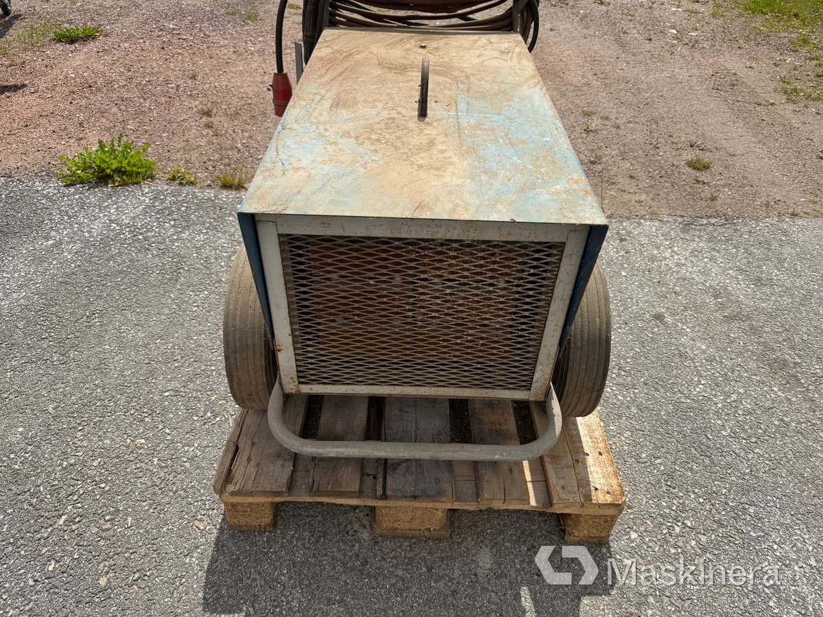 Svets Luna LDU 300 (rep.objekt) - Metināšanas iekārtas: foto 2 Svets Luna LDU 300 (rep.objekt) - Metināšanas iekārtas: foto 2