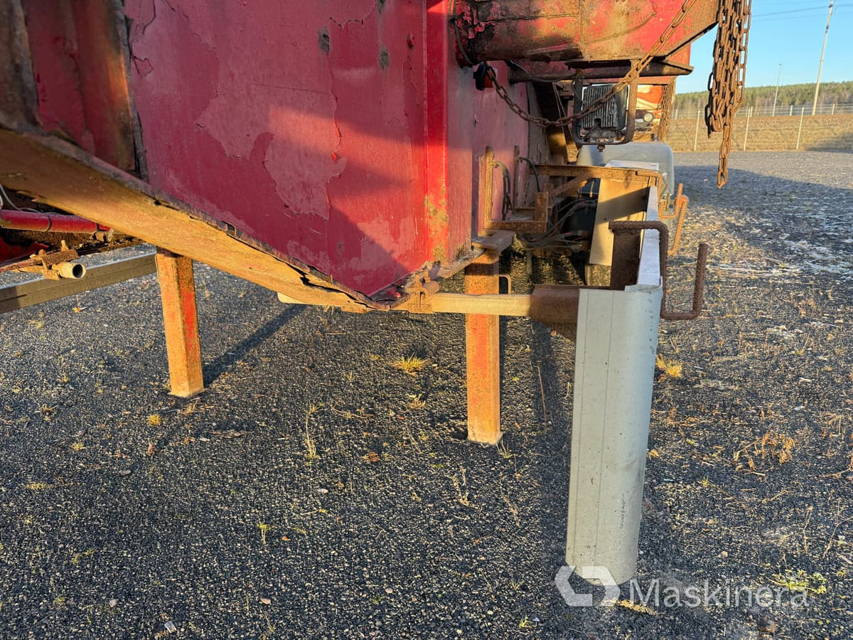 Kokvedēja puspiekabe Timmerlink Parator CV 17-24 (Rep.objekt): foto 20 Kokvedēja puspiekabe Timmerlink Parator CV 17-24 (Rep.objekt): foto 20