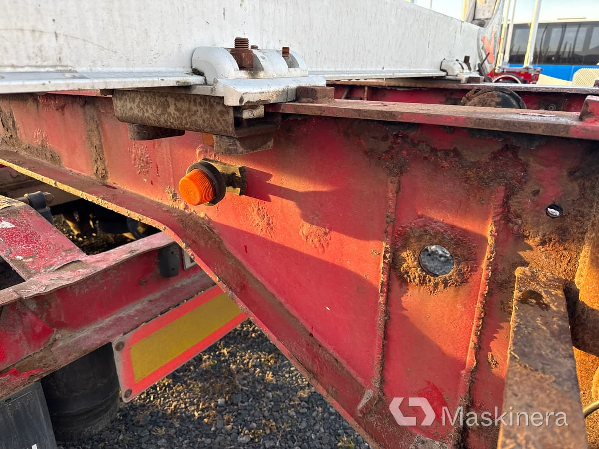 Kokvedēja puspiekabe Timmerlink Parator CV 17-24 (Rep.objekt): foto 47 Kokvedēja puspiekabe Timmerlink Parator CV 17-24 (Rep.objekt): foto 47