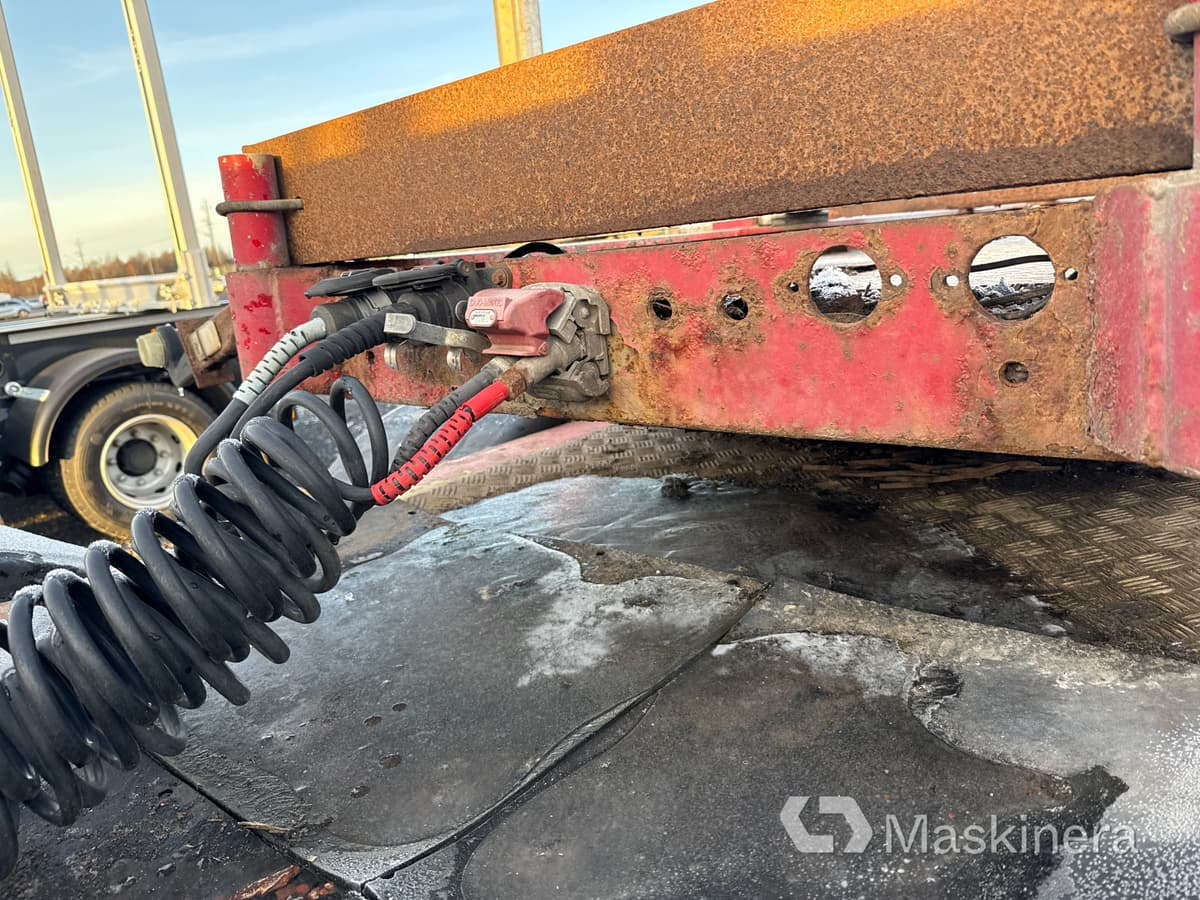 Kokvedēja puspiekabe Timmerlink Parator CV 17-24 (Rep.objekt): foto 28 Kokvedēja puspiekabe Timmerlink Parator CV 17-24 (Rep.objekt): foto 28