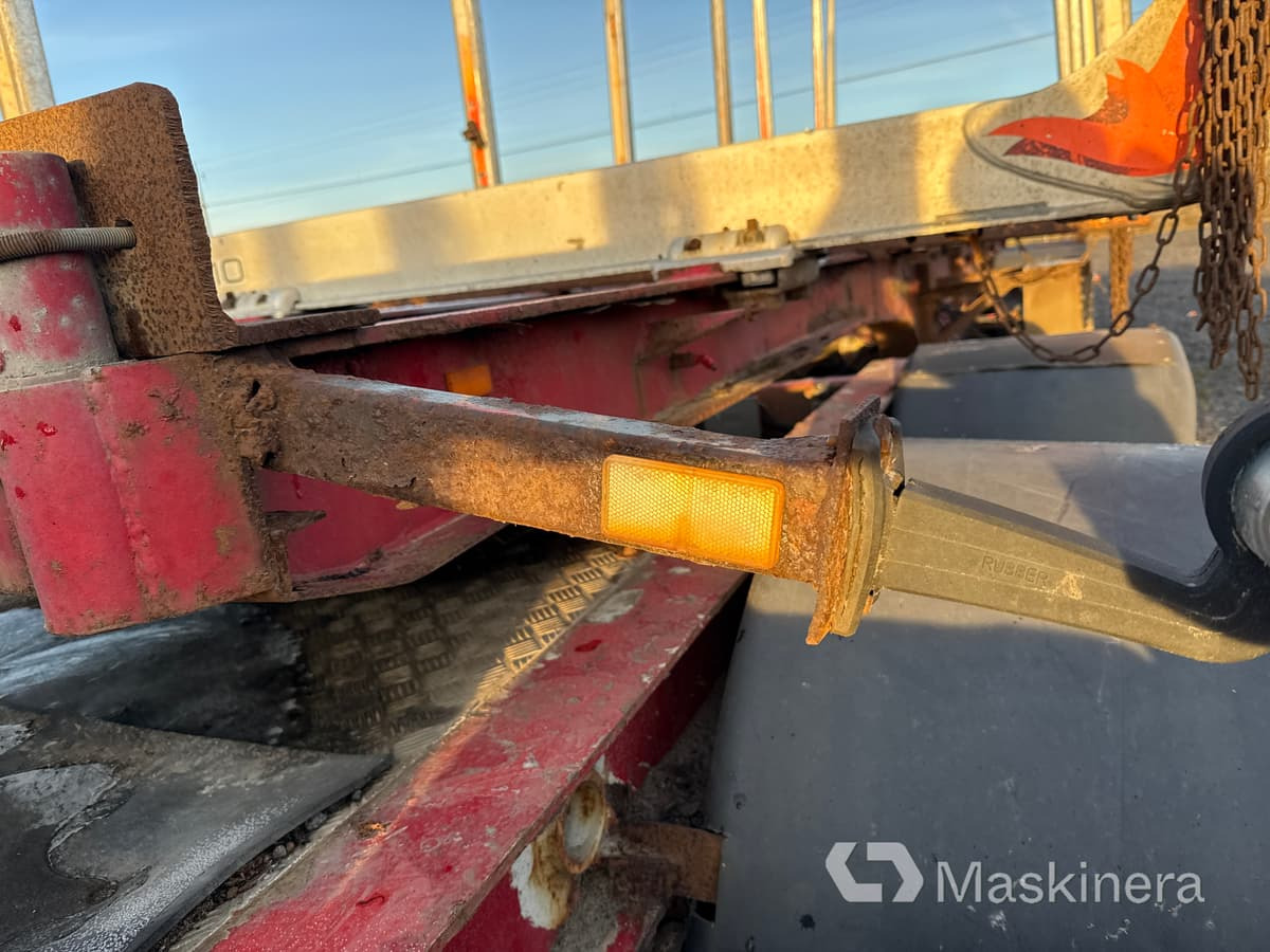 Kokvedēja puspiekabe Timmerlink Parator CV 17-24 (Rep.objekt): foto 29 Kokvedēja puspiekabe Timmerlink Parator CV 17-24 (Rep.objekt): foto 29