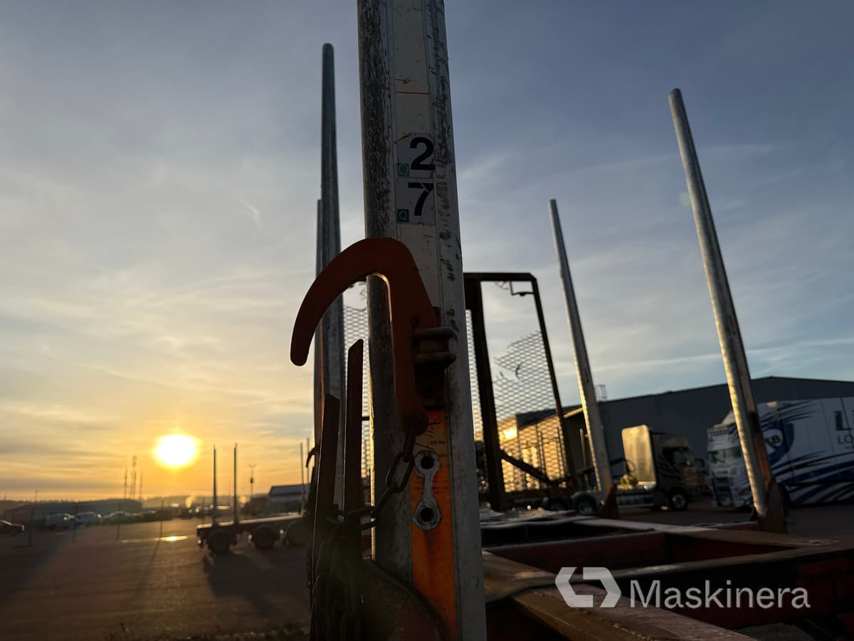 Kokvedēja puspiekabe Timmerlink Parator CV 17-24 (Rep.objekt): foto 32 Kokvedēja puspiekabe Timmerlink Parator CV 17-24 (Rep.objekt): foto 32