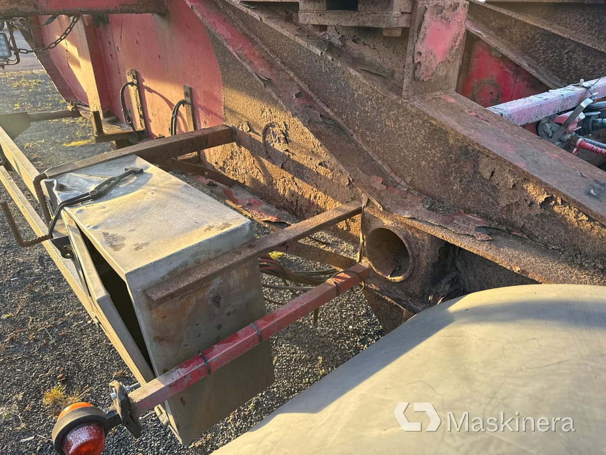 Kokvedēja puspiekabe Timmerlink Parator CV 17-24 (Rep.objekt): foto 33 Kokvedēja puspiekabe Timmerlink Parator CV 17-24 (Rep.objekt): foto 33