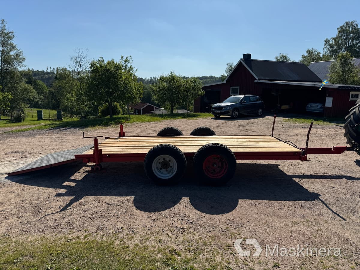 Traktordragen Maskintrailer 2-axlad - Piekabe zema profila platforma: foto 4 Traktordragen Maskintrailer 2-axlad - Piekabe zema profila platforma: foto 4
