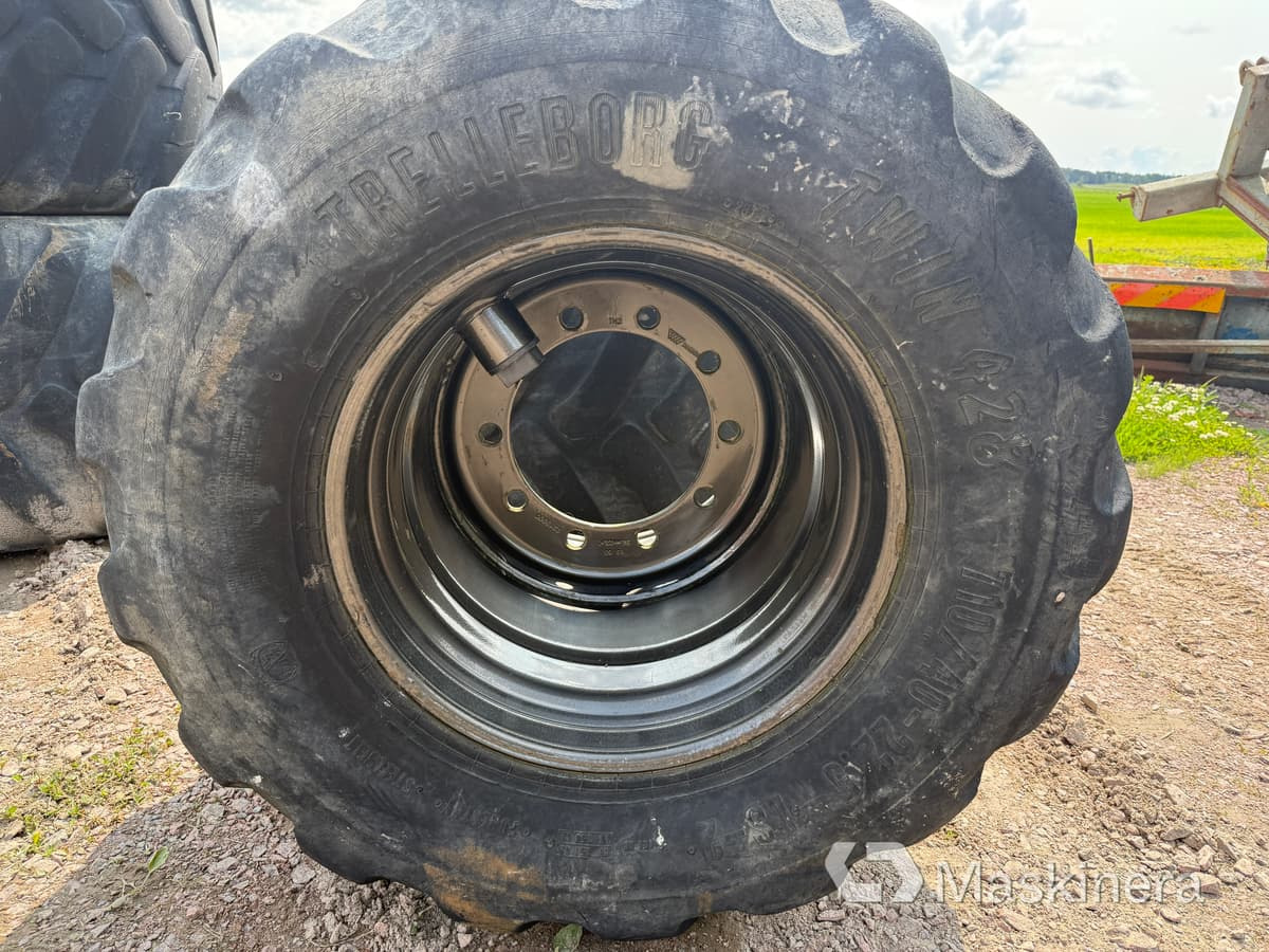 Trelleborg twin 428 4st twindäck på fälg 710/40-22,5 LS-2 - Riepa: foto 2 Trelleborg twin 428 4st twindäck på fälg 710/40-22,5 LS-2 - Riepa: foto 2