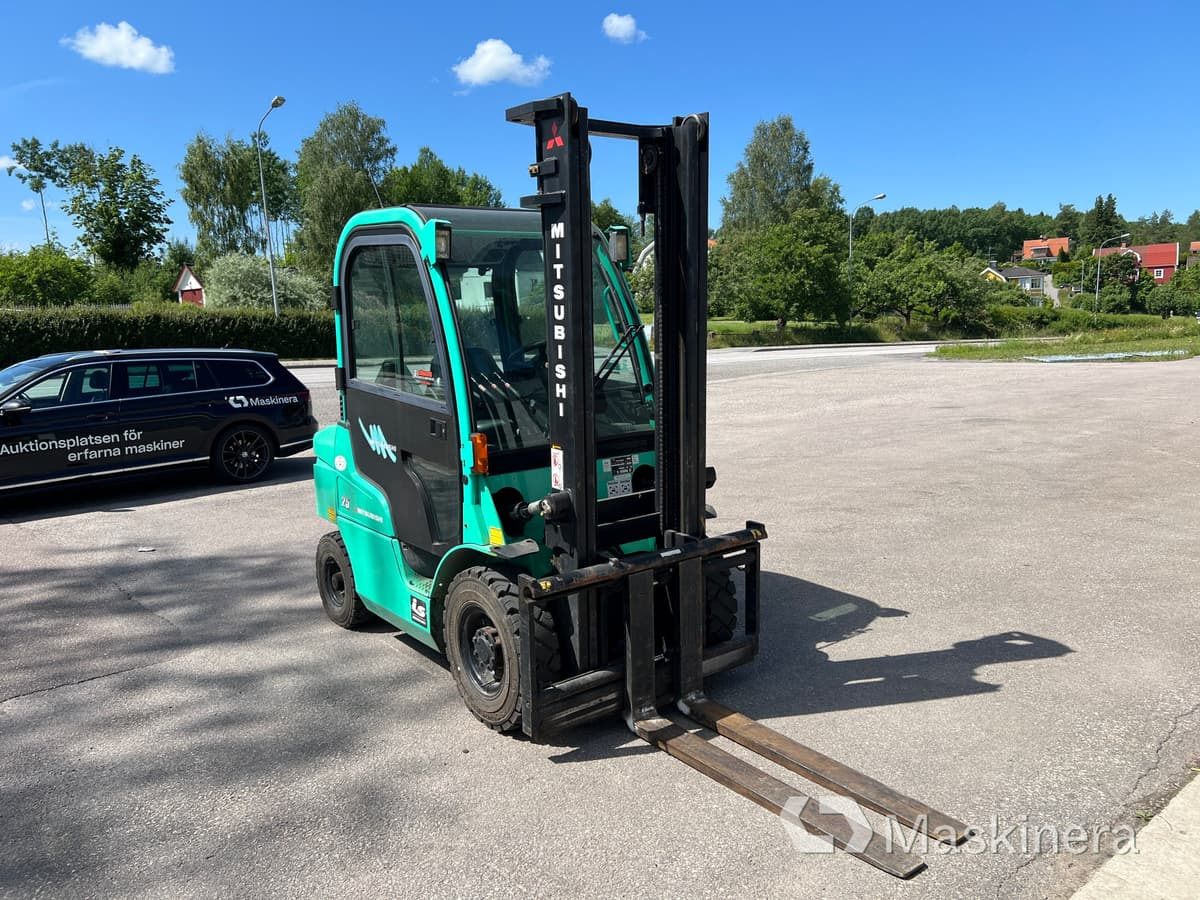 Truck Mitsubishi FD25N - Dīzeļiekrāvējs: foto 3 Truck Mitsubishi FD25N - Dīzeļiekrāvējs: foto 3