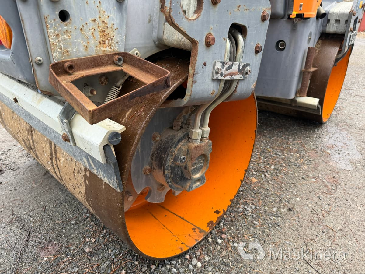 Vält Dynapac CC1000 līzingu Vält Dynapac CC1000: foto 15