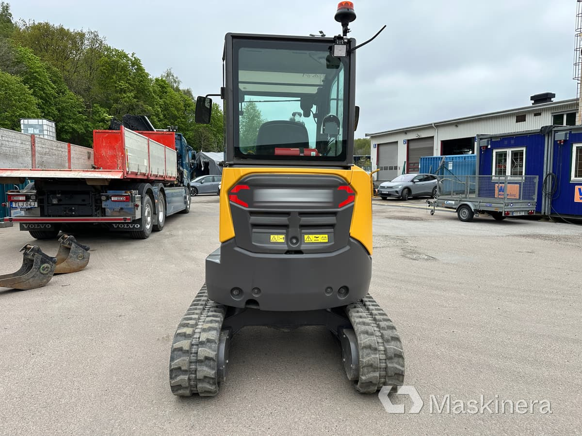 Volvo JECR25D Electric Grävmaskin Volvo ECR25 Electric - Kāpurķēžu ekskavators: foto 4 Volvo JECR25D Electric Grävmaskin Volvo ECR25 Electric - Kāpurķēžu ekskavators: foto 4