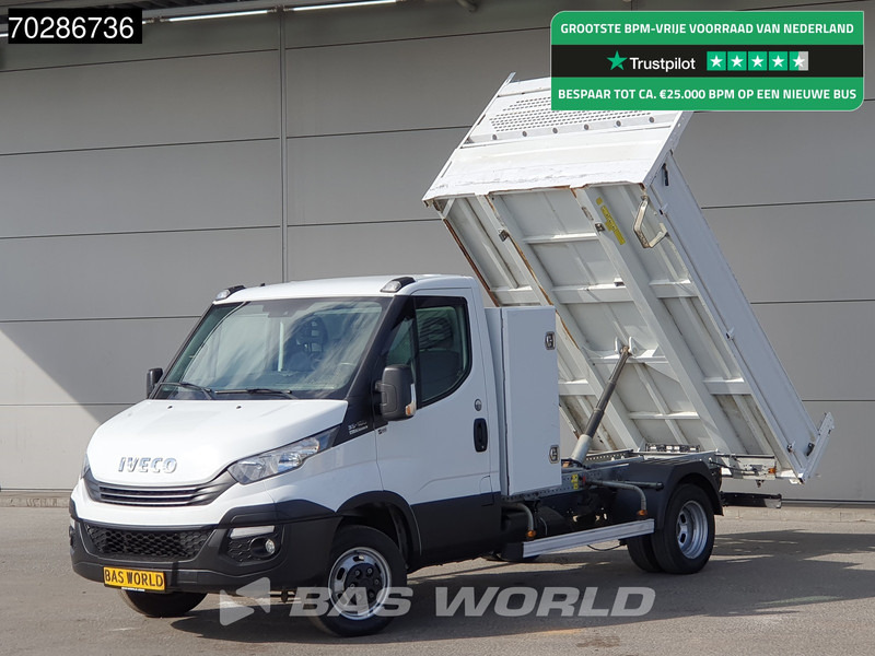 Iveco Daily 35C18 3.0L Automaat Kipper met Kist Dubbellucht 3,5t Trekhaak Airco Euro6 Tipper Kieper Benne 2m3 Airco Trekhaak Cruise control - Komercauto pašizgāzējs: foto 1 Iveco Daily 35C18 3.0L Automaat Kipper met Kist Dubbellucht 3,5t Trekhaak Airco Euro6 Tipper Kieper Benne 2m3 Airco Trekhaak Cruise control - Komercauto pašizgāzējs: foto 1
