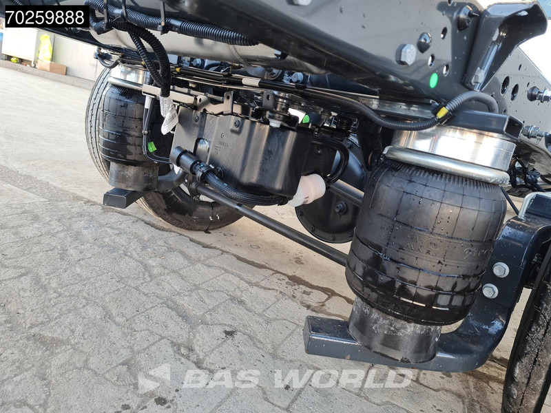 Iveco Daily 35C18 3.0L Automaat Luchtvering Laadklep Zijdeur Dubbellucht Bakwagen 180PK LED Airco Cruise Camera Lat om Lat D'Hollandia Euro6 - Furgons ar slēgtā virsbūve: foto 5 Iveco Daily 35C18 3.0L Automaat Luchtvering Laadklep Zijdeur Dubbellucht Bakwagen 180PK LED Airco Cruise Camera Lat om Lat D'Hollandia Euro6 - Furgons ar slēgtā virsbūve: foto 5