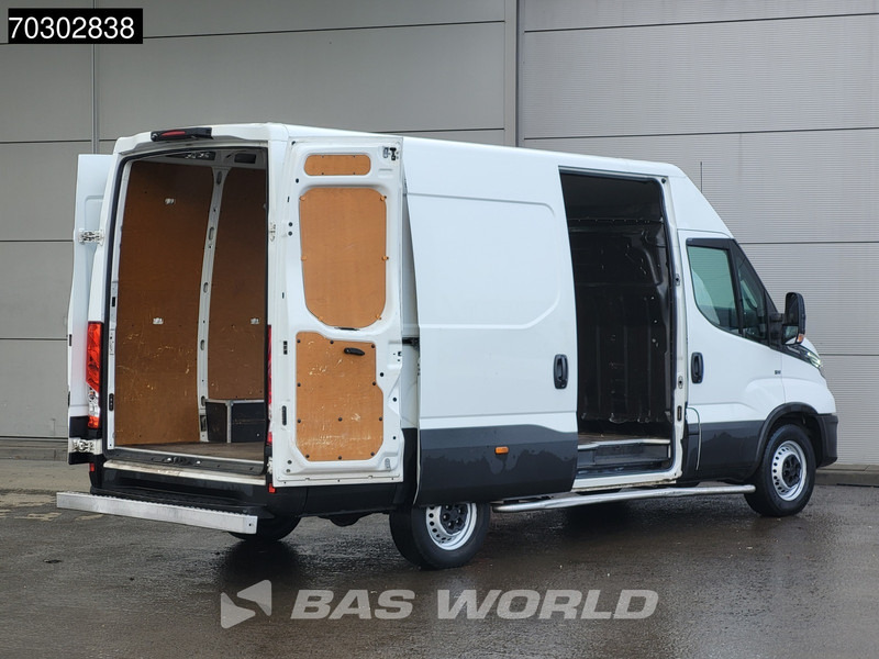 Iveco Daily 35S14 Automaat L2H2 3,5t Trekgewicht ACC LED Navi Airco Camera Parkeersensoren APK 09-2026 L2 Airco - Kravas mikroautobuss: foto 3 Iveco Daily 35S14 Automaat L2H2 3,5t Trekgewicht ACC LED Navi Airco Camera Parkeersensoren APK 09-2026 L2 Airco - Kravas mikroautobuss: foto 3