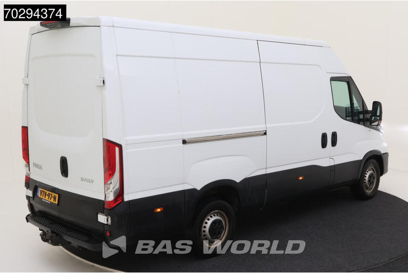 Iveco Daily 35S14 COMING SOON! Automaat L2H2 3,5t Trekhaak LED Airco Cruise Camera Euro6 L2 11m3 Airco Trekhaak Cruise control - Kravas mikroautobuss: foto 2 Iveco Daily 35S14 COMING SOON! Automaat L2H2 3,5t Trekhaak LED Airco Cruise Camera Euro6 L2 11m3 Airco Trekhaak Cruise control - Kravas mikroautobuss: foto 2