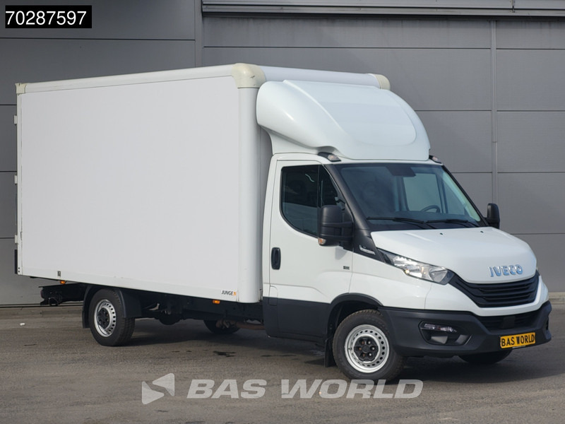 Iveco Daily 35S16 Automaat Bakwagen Achterdeuren Airco Camera Euro6 Meubelbak Koffer 21m3 Airco - Furgons ar slēgtā virsbūve: foto 5 Iveco Daily 35S16 Automaat Bakwagen Achterdeuren Airco Camera Euro6 Meubelbak Koffer 21m3 Airco - Furgons ar slēgtā virsbūve: foto 5