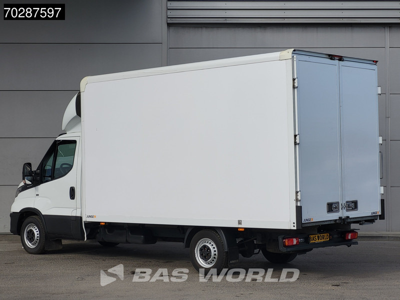 Iveco Daily 35S16 Automaat Bakwagen Achterdeuren Airco Camera Euro6 Meubelbak Koffer 21m3 Airco - Furgons ar slēgtā virsbūve: foto 2 Iveco Daily 35S16 Automaat Bakwagen Achterdeuren Airco Camera Euro6 Meubelbak Koffer 21m3 Airco - Furgons ar slēgtā virsbūve: foto 2