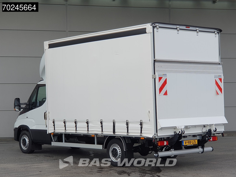 Iveco Daily 35S18 3.0L Laadklep 180PK Schuifzeilen Airco Cruise Bakwagen Euro6 Meubelbak Zeilenwagen Schuifzeil Plane 22m3 Airco Cruise cont - Furgons ar tentu: foto 2 Iveco Daily 35S18 3.0L Laadklep 180PK Schuifzeilen Airco Cruise Bakwagen Euro6 Meubelbak Zeilenwagen Schuifzeil Plane 22m3 Airco Cruise cont - Furgons ar tentu: foto 2