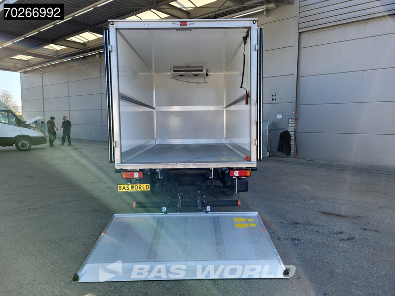 Iveco Daily 35S18 3.0L Laadklep Koelwagen Vriezer Thermoking V-200 MAX 220V stekker -18 LED Navi Airco ACC Koel Koeler Kühler Kühlwagen Kühl - Komercauto refrižerators: foto 3 Iveco Daily 35S18 3.0L Laadklep Koelwagen Vriezer Thermoking V-200 MAX 220V stekker -18 LED Navi Airco ACC Koel Koeler Kühler Kühlwagen Kühl - Komercauto refrižerators: foto 3