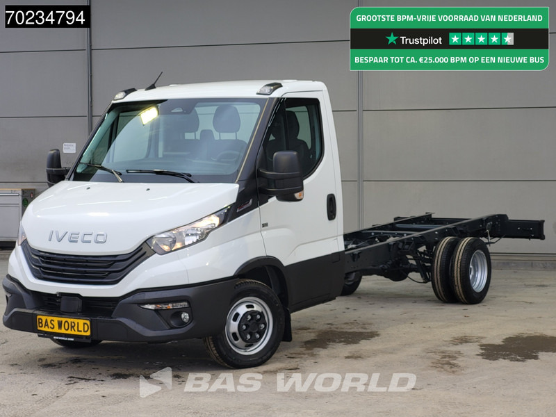 Iveco Daily 35C18 3.0L Automaat Dubbellucht 2025 model 410WB ACC Camera Airco Navi Chassis Cabine Fahrgestell Airco - Komercauto: foto 1 Iveco Daily 35C18 3.0L Automaat Dubbellucht 2025 model 410WB ACC Camera Airco Navi Chassis Cabine Fahrgestell Airco - Komercauto: foto 1