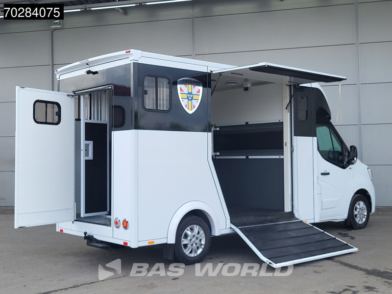 Renault Master 165PK Paardenwagen Hengstenuitvoering Navi LED Trekhaak Airco Cruise Camera Euro6 Horsetruck 15m3 Airco Trekhaak Cruise control - Komercauto: foto 3 Renault Master 165PK Paardenwagen Hengstenuitvoering Navi LED Trekhaak Airco Cruise Camera Euro6 Horsetruck 15m3 Airco Trekhaak Cruise control - Komercauto: foto 3