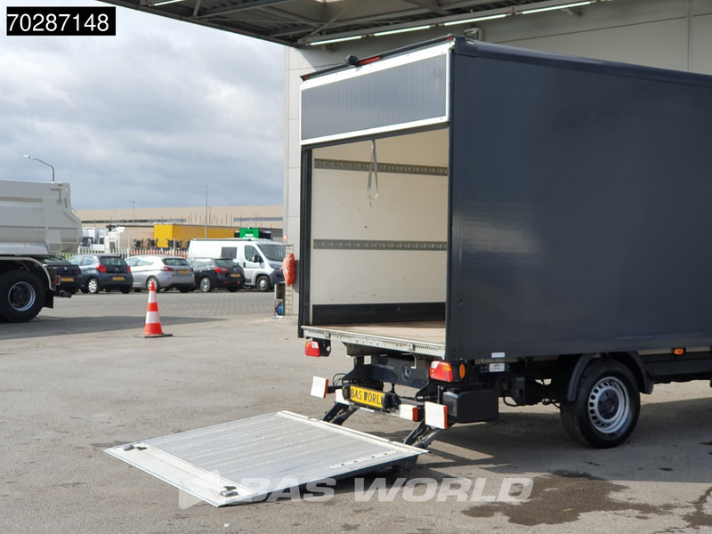 Mercedes-Benz Sprinter 316 CDI Laadklep Automaat Bakwagen ACC Airco Camera MBUX CarPlay Euro6 Meubelbak Koffer 19m3 Airco - Furgons ar slēgtā virsbūve: foto 3 Mercedes-Benz Sprinter 316 CDI Laadklep Automaat Bakwagen ACC Airco Camera MBUX CarPlay Euro6 Meubelbak Koffer 19m3 Airco - Furgons ar slēgtā virsbūve: foto 3