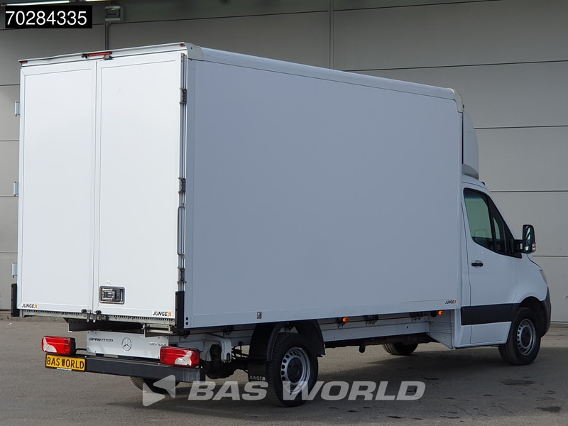 Mercedes-Benz Sprinter 317 CDI Automaat Bakwagen Achterdeuren Airco Camera Euro6 Meubelbak Koffer 21m3 Airco - Furgons ar slēgtā virsbūve: foto 5 Mercedes-Benz Sprinter 317 CDI Automaat Bakwagen Achterdeuren Airco Camera Euro6 Meubelbak Koffer 21m3 Airco - Furgons ar slēgtā virsbūve: foto 5