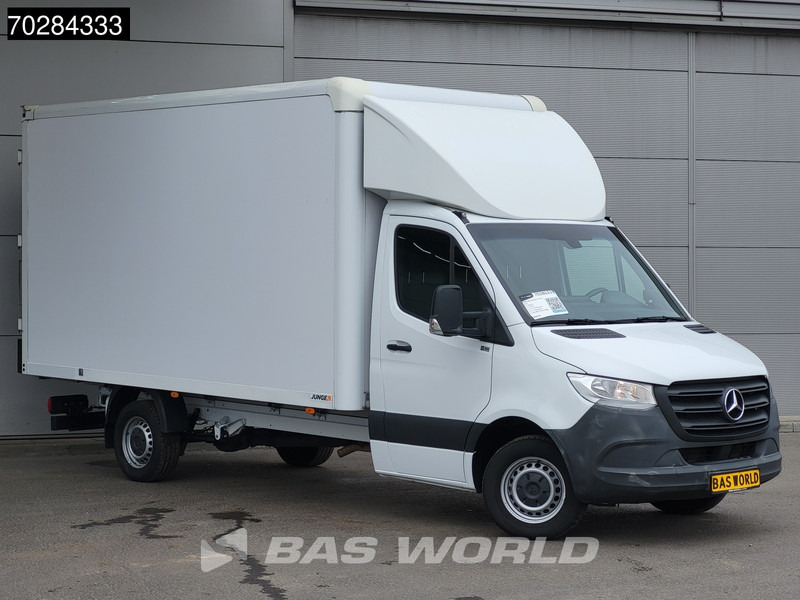 Mercedes-Benz Sprinter 317 CDI Automaat Bakwagen Achterdeuren Airco Camera Euro6 Meubelbak Koffer 21m3 Airco - Furgons ar slēgtā virsbūve: foto 5 Mercedes-Benz Sprinter 317 CDI Automaat Bakwagen Achterdeuren Airco Camera Euro6 Meubelbak Koffer 21m3 Airco - Furgons ar slēgtā virsbūve: foto 5