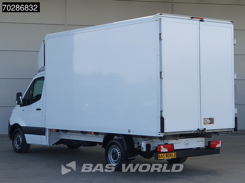 Mercedes-Benz Sprinter 317 CDI Automaat Bakwagen Achterdeuren Airco Camera Euro6 Meubelbak Koffer 21m3 Airco - Furgons ar slēgtā virsbūve: foto 2 Mercedes-Benz Sprinter 317 CDI Automaat Bakwagen Achterdeuren Airco Camera Euro6 Meubelbak Koffer 21m3 Airco - Furgons ar slēgtā virsbūve: foto 2