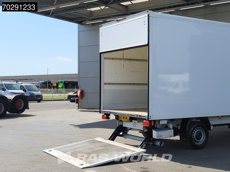 Mercedes-Benz Sprinter 317 CDI Automaat Bakwagen Laadklep Camera Airco Koffer Meubelbak 21m3 Airco - Furgons ar slēgtā virsbūve: foto 5 Mercedes-Benz Sprinter 317 CDI Automaat Bakwagen Laadklep Camera Airco Koffer Meubelbak 21m3 Airco - Furgons ar slēgtā virsbūve: foto 5