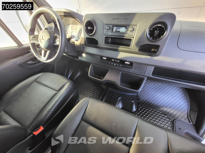 Mercedes-Benz Sprinter 317 CDI Dubbel Cabine Automaat Open Laadbak 3500KG Trekhaak 2m3 Airco Dubbel cabine Trekhaak - Automašīna ar kravas platformu: foto 5 Mercedes-Benz Sprinter 317 CDI Dubbel Cabine Automaat Open Laadbak 3500KG Trekhaak 2m3 Airco Dubbel cabine Trekhaak - Automašīna ar kravas platformu: foto 5