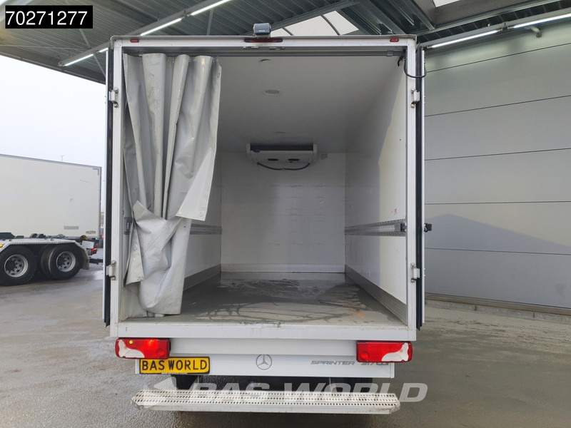 Mercedes-Benz Sprinter 317 CDI Koelwagen Automaat Carrier Xarios 350 230V stekker Cruise Airco Camera Koel Kühlkoffer Koeler Bakwagen 17m3 Airco Cruise - Komercauto refrižerators: foto 3 Mercedes-Benz Sprinter 317 CDI Koelwagen Automaat Carrier Xarios 350 230V stekker Cruise Airco Camera Koel Kühlkoffer Koeler Bakwagen 17m3 Airco Cruise - Komercauto refrižerators: foto 3
