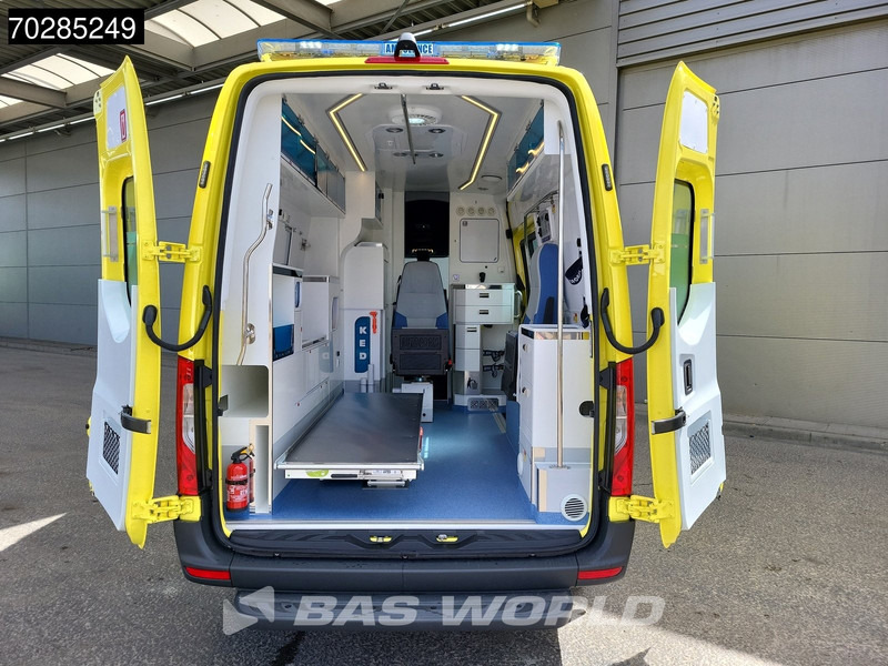 Mercedes-Benz Sprinter 319 CDI Automaat Nieuw! Complete Ambulance Ziekenwagen Rettungswagen Krankenwagen 11m3 Airco Cruise control - Ātrās palīdzības mašīna: foto 3 Mercedes-Benz Sprinter 319 CDI Automaat Nieuw! Complete Ambulance Ziekenwagen Rettungswagen Krankenwagen 11m3 Airco Cruise control - Ātrās palīdzības mašīna: foto 3