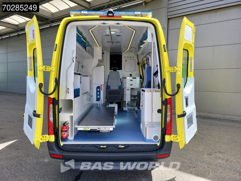 Mercedes-Benz Sprinter 319 CDI Automaat Nieuw! Complete Ambulance Ziekenwagen Rettungswagen Krankenwagen 11m3 Airco Cruise control - Ātrās palīdzības mašīna: foto 3 Mercedes-Benz Sprinter 319 CDI Automaat Nieuw! Complete Ambulance Ziekenwagen Rettungswagen Krankenwagen 11m3 Airco Cruise control - Ātrās palīdzības mašīna: foto 3