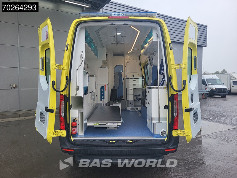 Mercedes-Benz Sprinter 319 CDI Automaat Nieuw! Complete Ambulance Ziekenwagen Rettungswagen Krankenwagen Airco - Ātrās palīdzības mašīna: foto 3 Mercedes-Benz Sprinter 319 CDI Automaat Nieuw! Complete Ambulance Ziekenwagen Rettungswagen Krankenwagen Airco - Ātrās palīdzības mašīna: foto 3
