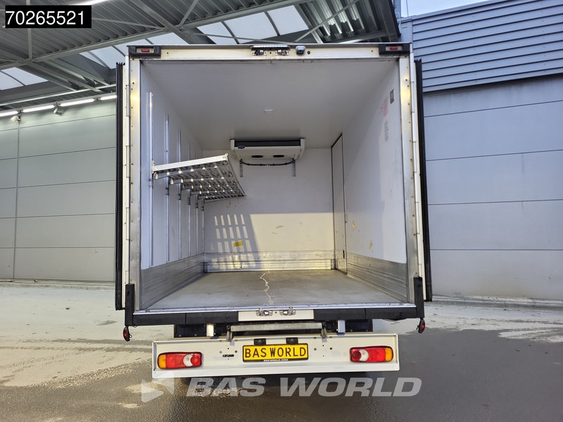 Volkswagen Crafter 177pk Lamberet Koelwagen FRC Koelwagen Carrier Xarios 350 230V stekker Bakwagen Koel Kühlwagen Airco Cruise control - Komercauto refrižerators: foto 3 Volkswagen Crafter 177pk Lamberet Koelwagen FRC Koelwagen Carrier Xarios 350 230V stekker Bakwagen Koel Kühlwagen Airco Cruise control - Komercauto refrižerators: foto 3