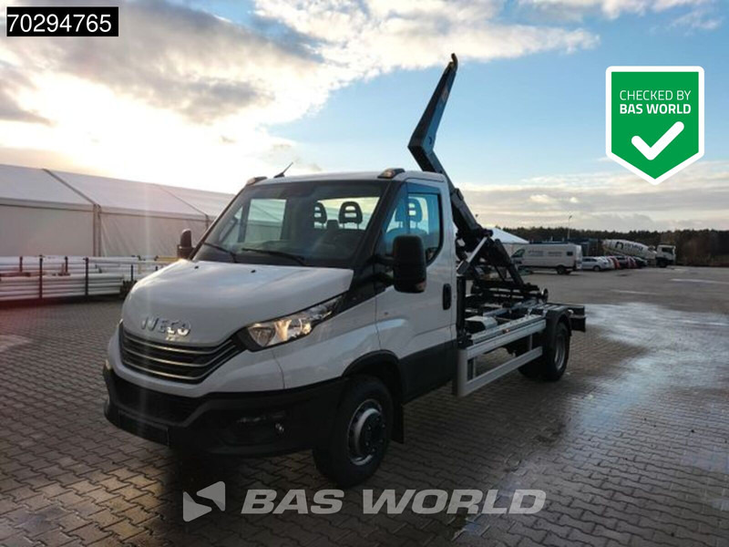 Iveco Daily 70C18 5 Tonnes Hooklift Euro 6 A/C - Komercauto pašizgāzējs: foto 1 Iveco Daily 70C18 5 Tonnes Hooklift Euro 6 A/C - Komercauto pašizgāzējs: foto 1