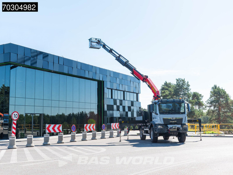 MAN TGM 18.320 4X4 NEW 4x4 Palfinger PK 27002-SH D Crane manbasket Steelsuspension - Bortu kravas automašīna/ Platforma, Kravas auto ar manipulatoru: foto 2 MAN TGM 18.320 4X4 NEW 4x4 Palfinger PK 27002-SH D Crane manbasket Steelsuspension - Bortu kravas automašīna/ Platforma, Kravas auto ar manipulatoru: foto 2