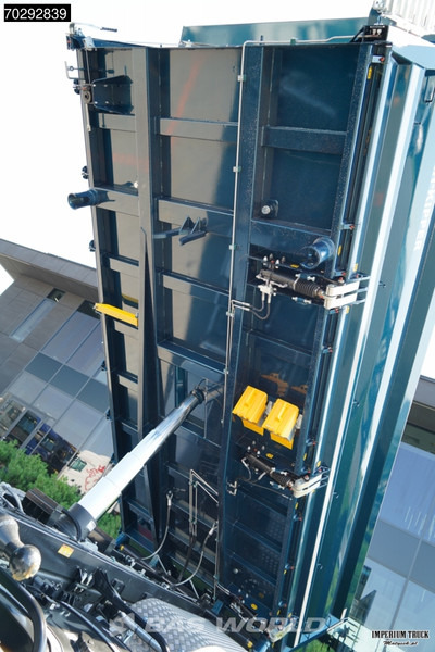 MAN TGS 41.480 TGS 8X8 - Kravas automašīna pašizgāzējs: foto 3 MAN TGS 41.480 TGS 8X8 - Kravas automašīna pašizgāzējs: foto 3