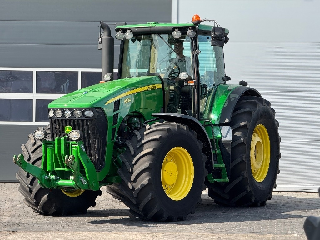 John Deere 8530 AutoPower - Traktors: foto 2 John Deere 8530 AutoPower - Traktors: foto 2