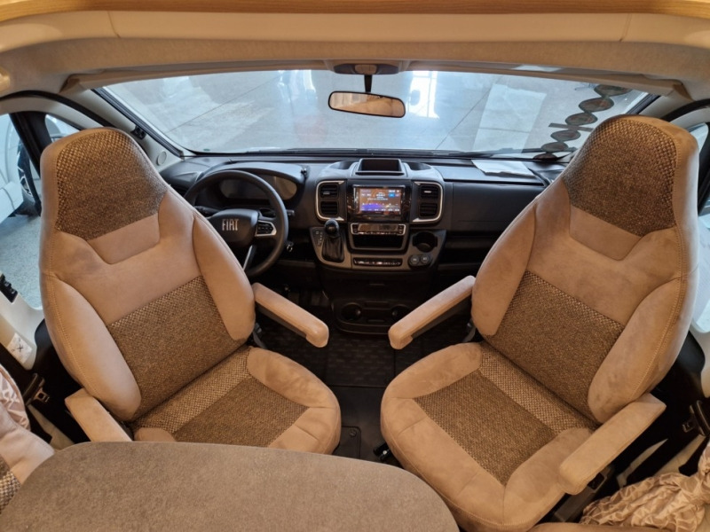 Carthago C1-Tourer T 145 RB-LE lightweight 3.5t - Integrēts kemperis: foto 5 Carthago C1-Tourer T 145 RB-LE lightweight 3.5t - Integrēts kemperis: foto 5