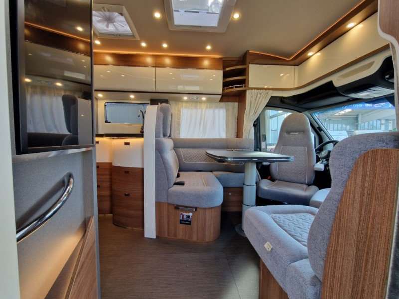 Carthago C1 Tourer T 148 RB-QB K - Daļēji integrētais kemperis: foto 5 Carthago C1 Tourer T 148 RB-QB K - Daļēji integrētais kemperis: foto 5