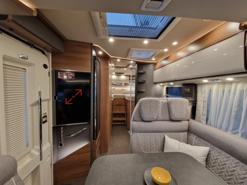 Jaunā Integrēts kemperis Carthago Carthago C2 Tourer I Mercedes 145 RB-LE: foto 7