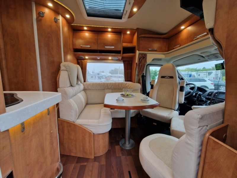 Carthago Chic C-Line T 4.3 - Daļēji integrētais kemperis: foto 5 Carthago Chic C-Line T 4.3 - Daļēji integrētais kemperis: foto 5