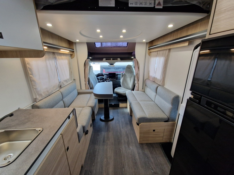 Jaunā Daļēji integrētais kemperis Chausson 640 First Line Ford: foto 14 Jaunā Daļēji integrētais kemperis Chausson 640 First Line Ford: foto 14