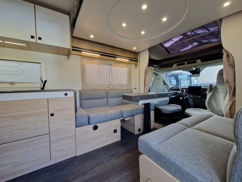 Jaunā Daļēji integrētais kemperis Chausson 640 First Line Ford: foto 13 Jaunā Daļēji integrētais kemperis Chausson 640 First Line Ford: foto 13