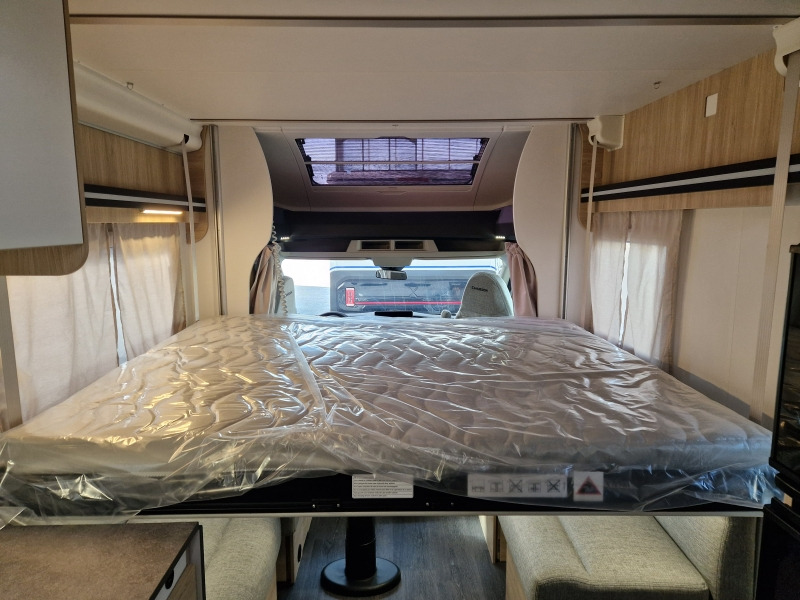 Jaunā Daļēji integrētais kemperis Chausson 640 First Line Ford: foto 8 Jaunā Daļēji integrētais kemperis Chausson 640 First Line Ford: foto 8