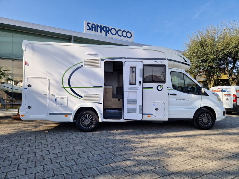 Chausson 640 First Line Ford - Daļēji integrētais kemperis: foto 2 Chausson 640 First Line Ford - Daļēji integrētais kemperis: foto 2
