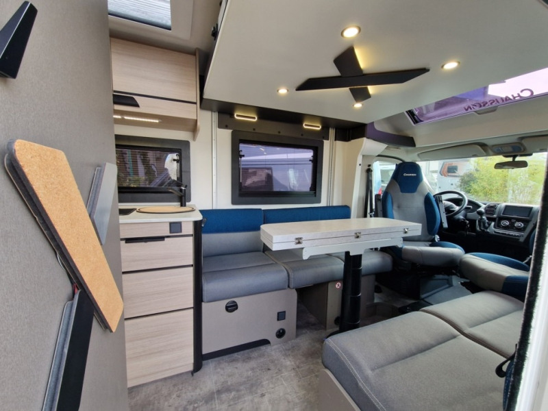 Chausson X550 - Daļēji integrētais kemperis: foto 4 Chausson X550 - Daļēji integrētais kemperis: foto 4