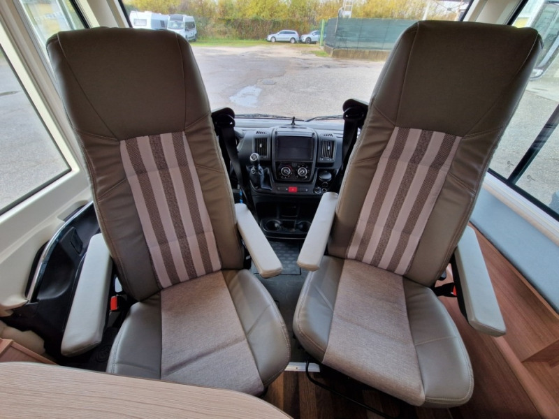 Knaus Sky I 650 MG - Integrēts kemperis: foto 4 Knaus Sky I 650 MG - Integrēts kemperis: foto 4