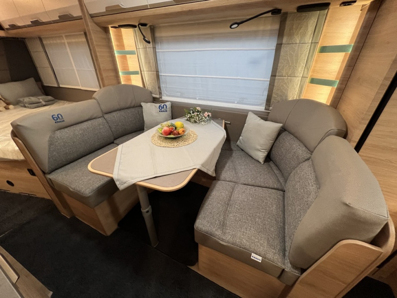 Jaunā Dzīvojamais treileris Knaus Sudwind 500 PF 60° Years: foto 6